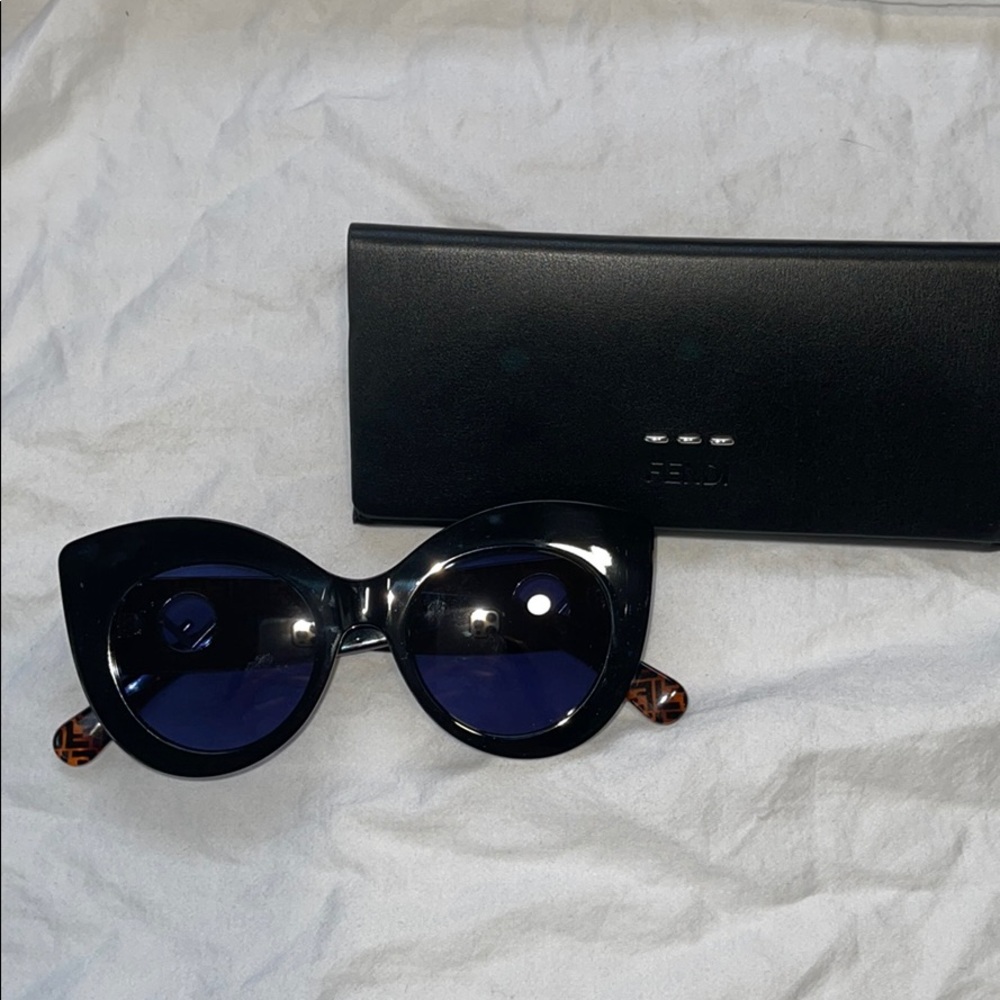 Fendi Sunglasses - Picture 3 of 3